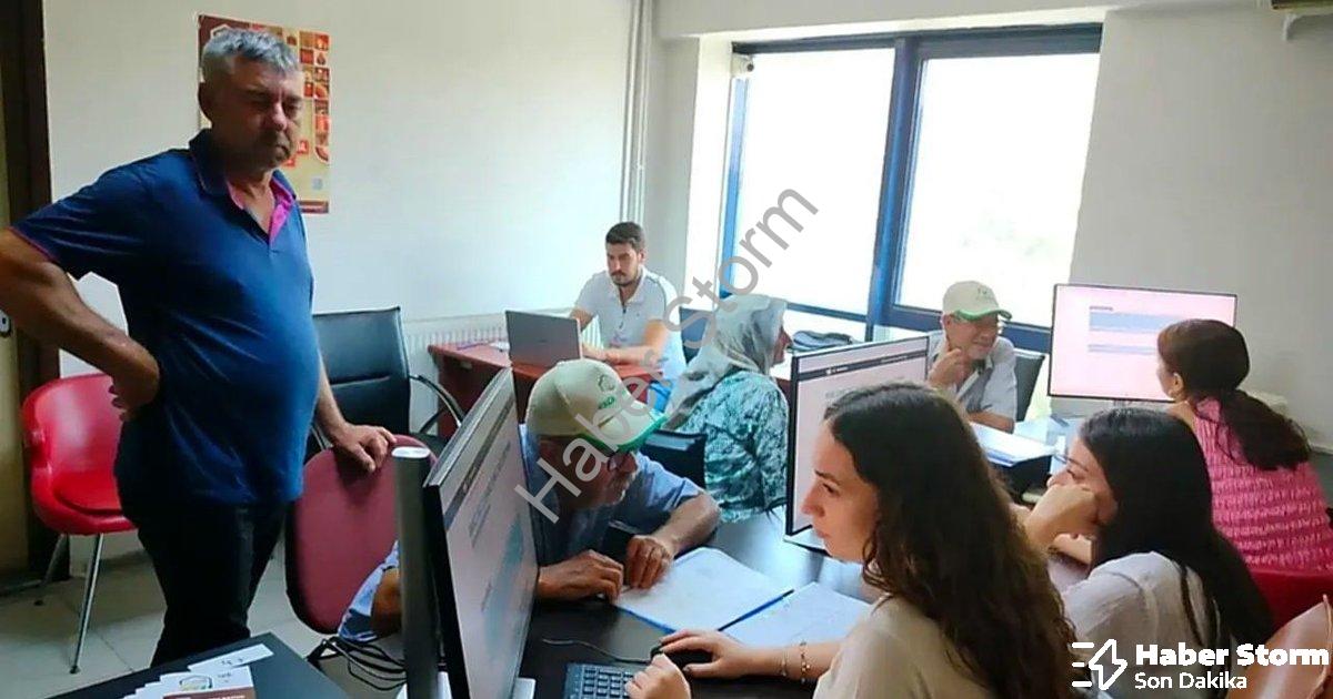 "Söke Ovası Genel Tarım Sayımı Çalışmalarında Sona Yaklaşıldı" başlıklı haber için fotorealistik, pr